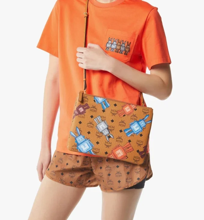 Aren Crossbody Pouch in Rabot Visetos