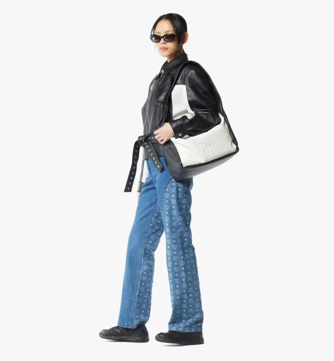 Aren Shoulder Bag in Lambskin