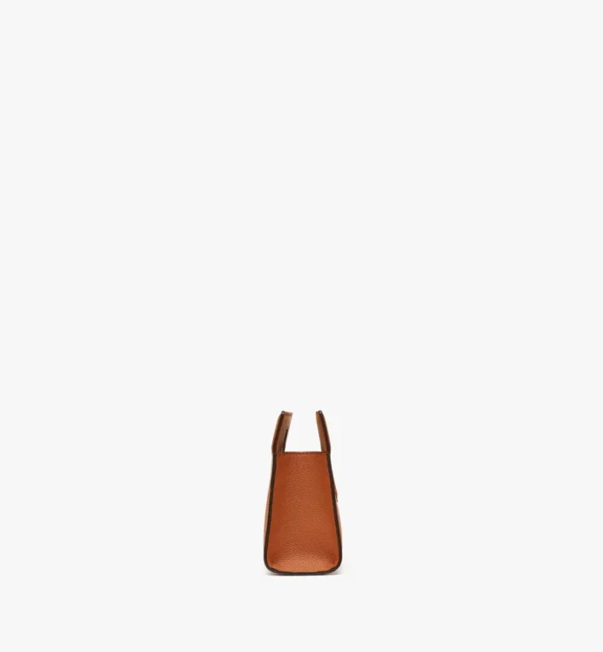 Diamond Bag in Grained Leather Diamond Bag in Grained Leather