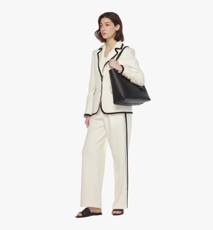 Himmel Shopper in Embossed Logo Leather Himmel Shopper in Embossed Logo Leather
