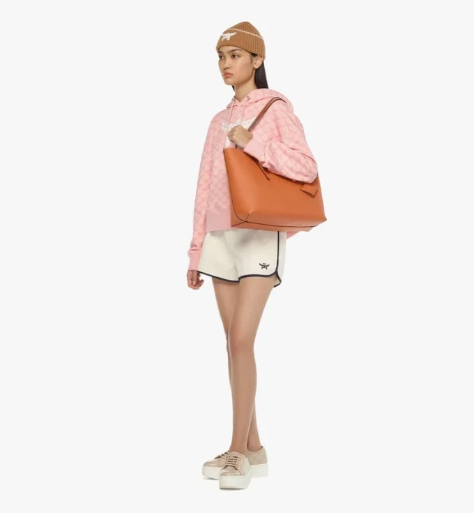 Himmel Shopper in Embossed Logo Leather Himmel Shopper in Embossed Logo Leather