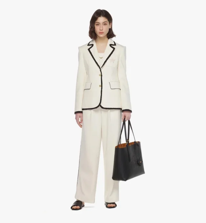 Himmel Shopper in Embossed Logo Leather Himmel Shopper in Embossed Logo Leather