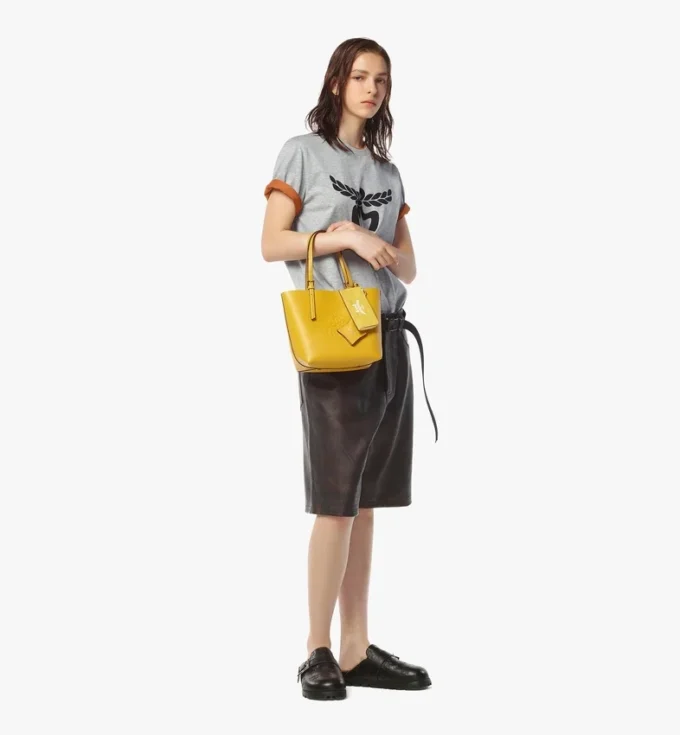 Himmel Shopper in Embossed Logo Leather Himmel Shopper in Embossed Logo Leather
