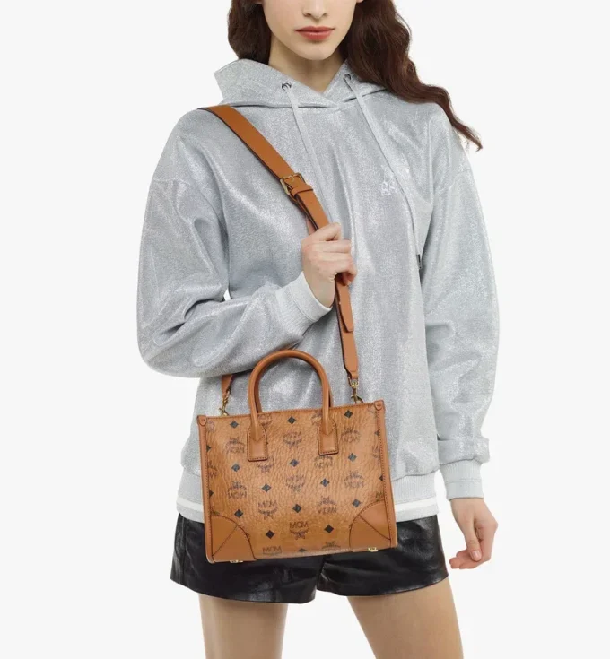 M&Uuml;Nchen Tote in Visetos