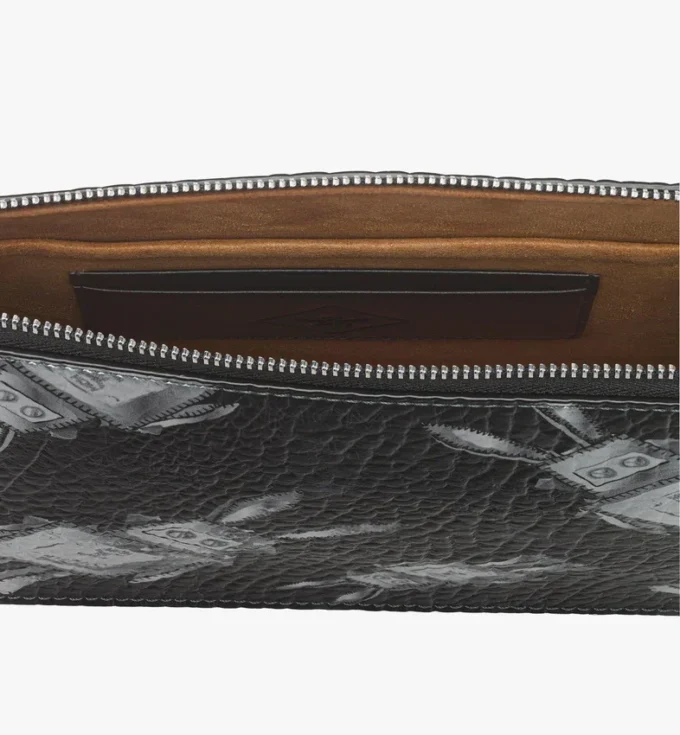 Wristlet Standing Pouch with Chain Strap in Rabot Visetos